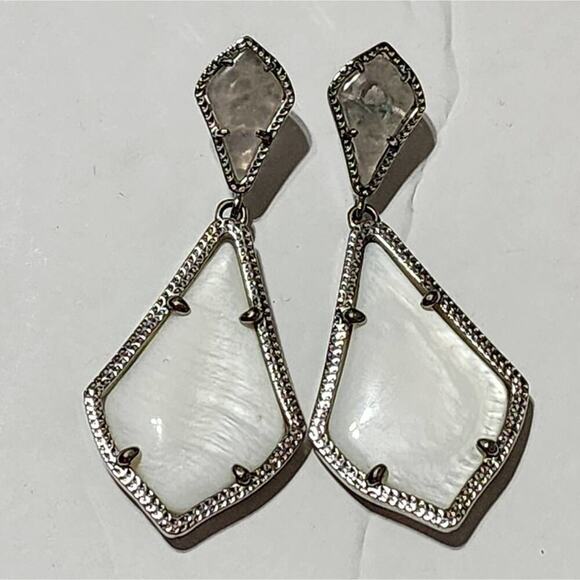 Kendra Scott Alexis mother of pearl clear with silver post dangle drop earrings - Picture 5 of 9